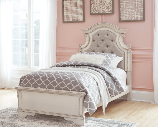 Signature Design by Ashley Realyn Twin Panel Bed