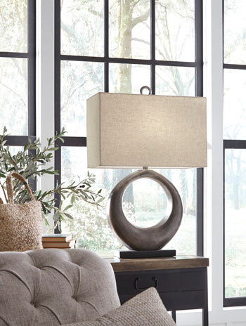 Saria Signature Design by Ashley Table Lamp