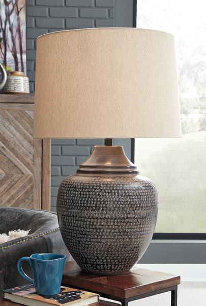 Olinger Signature Design by Ashley Table Lamp