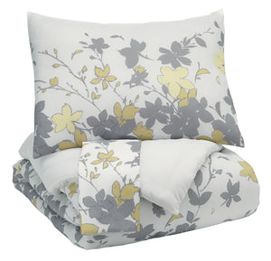 Maureen Signature Design by Ashley Comforter Set Queen