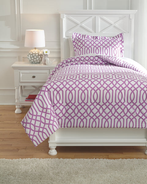 Loomis Signature Design by Ashley Comforter Set Twin
