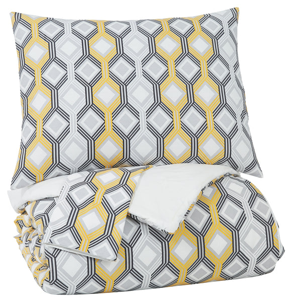 Mato Signature Design by Ashley Comforter Set Queen