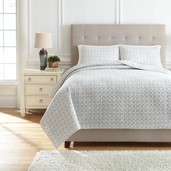 Mayda Signature Design by Ashley Quilt Set King